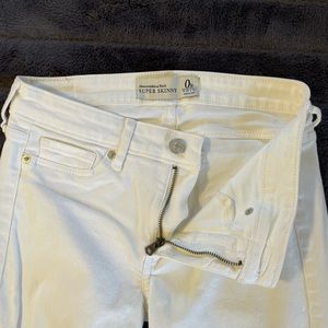 Abercrombie & Fitch White Super Skinny Jeans - 25